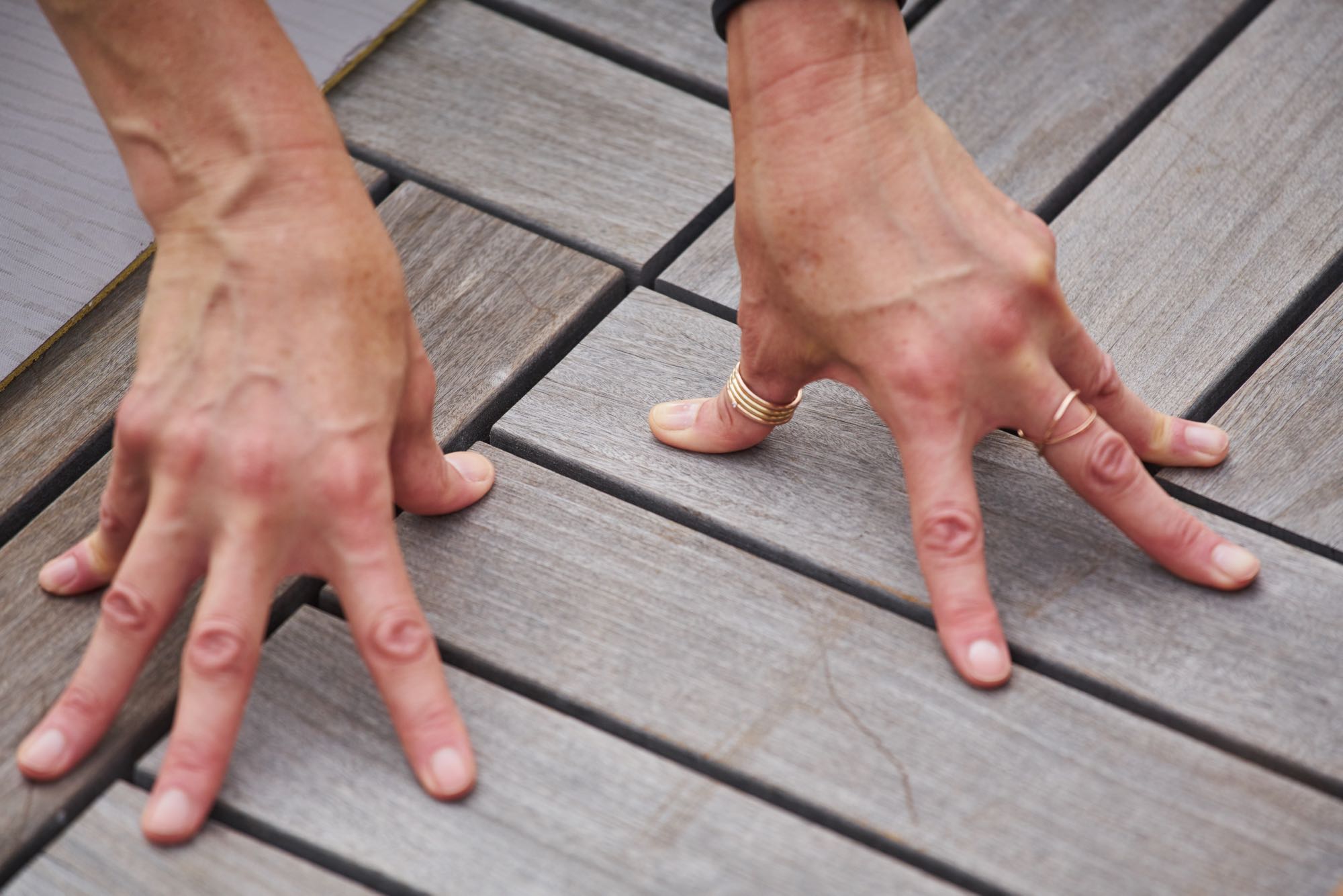 dj hands